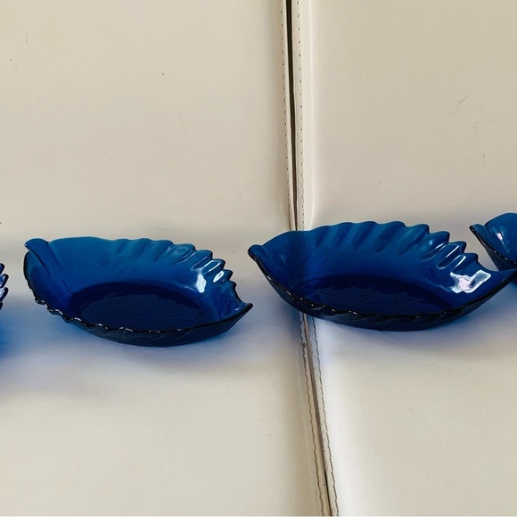 Vintage Cobalt Blue Glass Leaf Shape Serving Bowls Of 4 - Picture 7 of 14